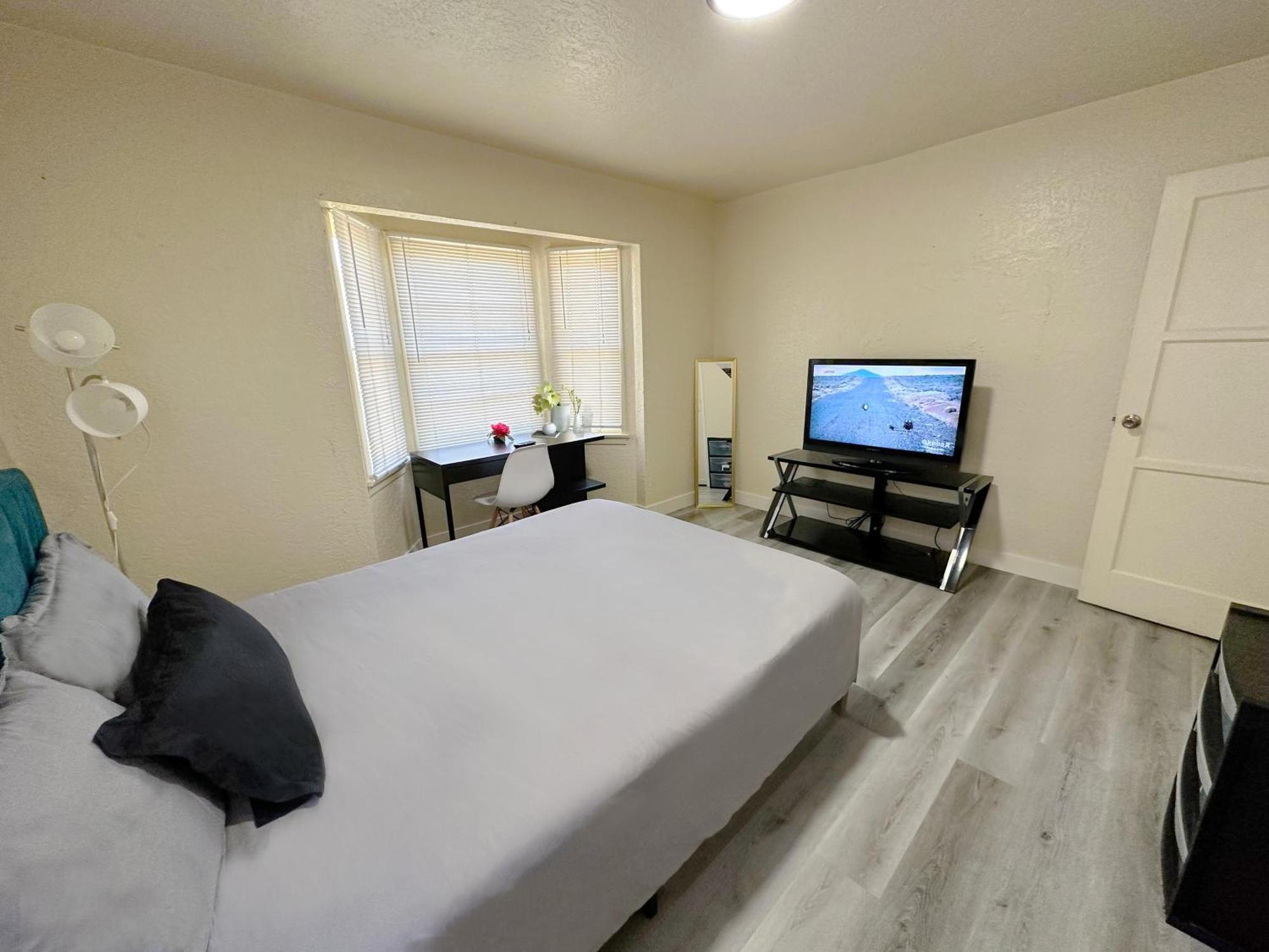 Entire Lovely 3-Bedroom Home W Yard, Parking Τσούλα Βίστα Εξωτερικό φωτογραφία